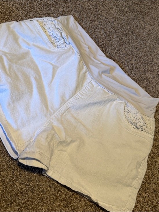 36 Weeks Pants - White denim maternity shorts w/lace accents (XL)